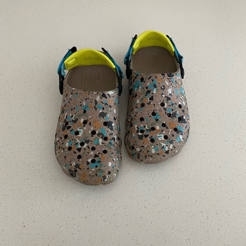 Crocs multicolor clogs W7